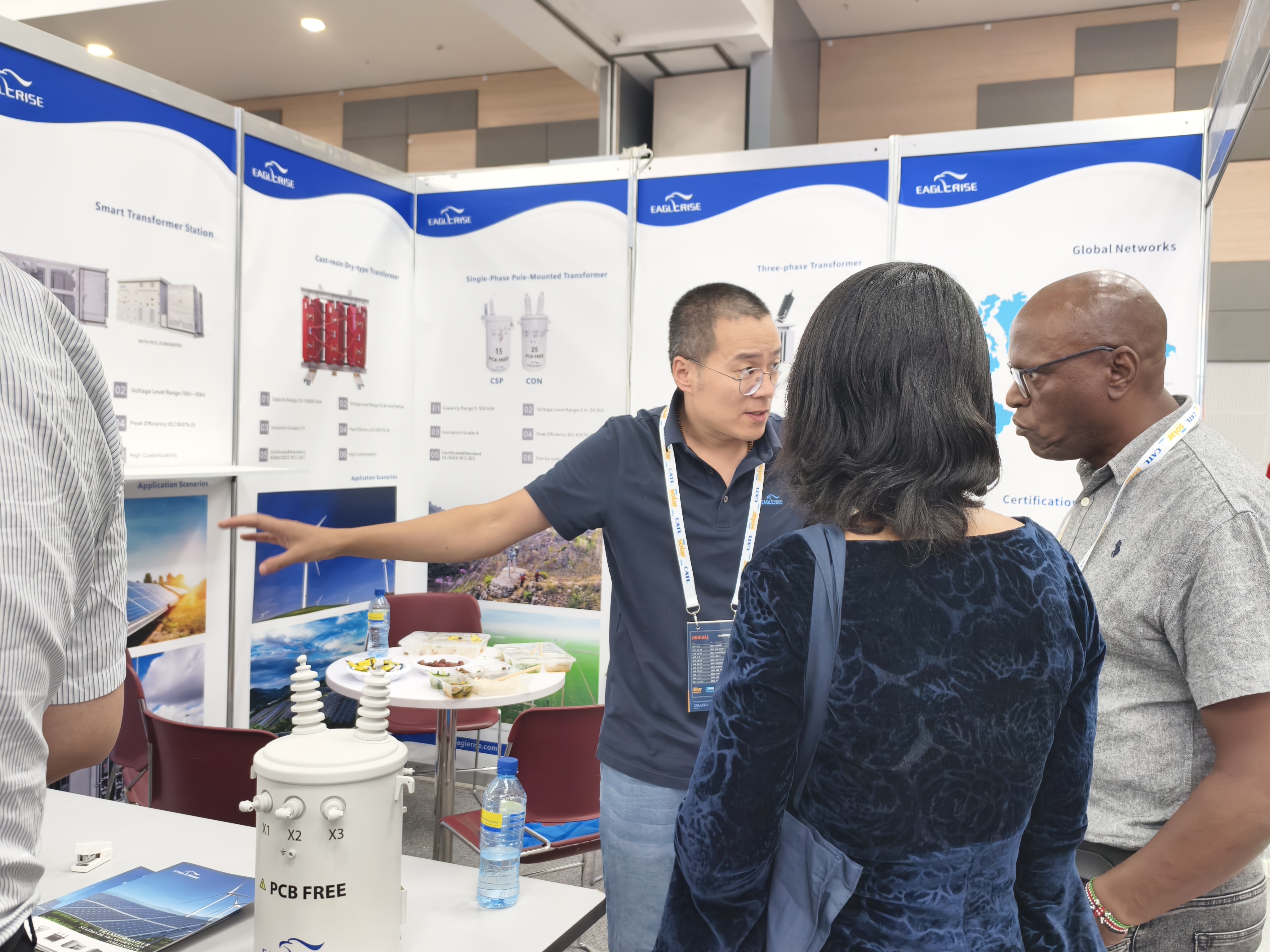 jdb电子网站亮相肯尼亚太阳能储能展